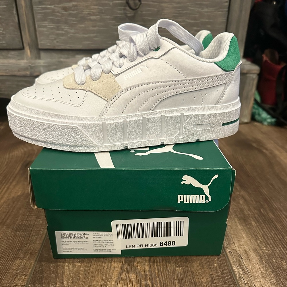 Women's brand new in box puma platform sneakers 6.5
